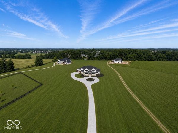 16195 Oak Road , Westfield, IN 46074