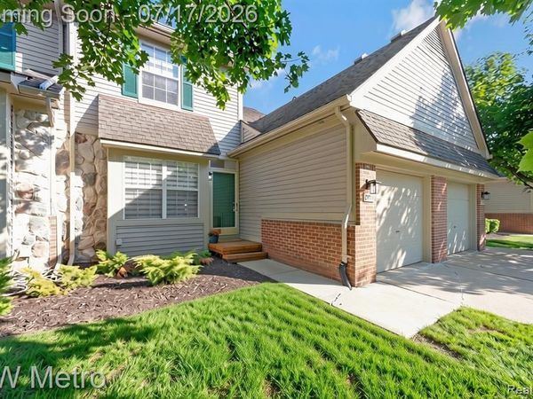 41874 Cantebury Drive, Novi, MI 48377