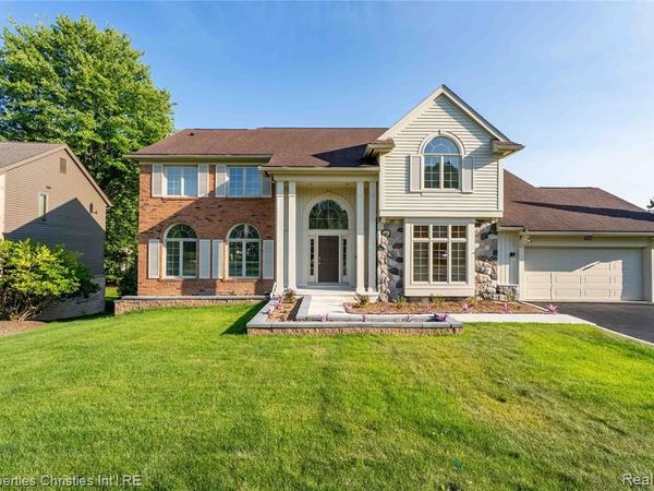 4802 Panorama Circle, West Bloomfield Twp, MI 48323
