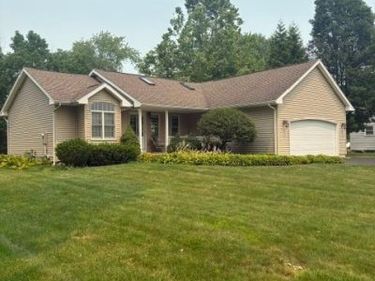 2479 Parker Road, Ransomville, NY 14131