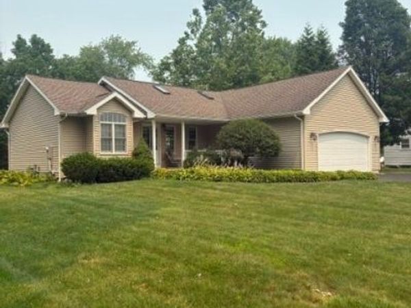 2479 Parker Road, Ransomville, NY 14131