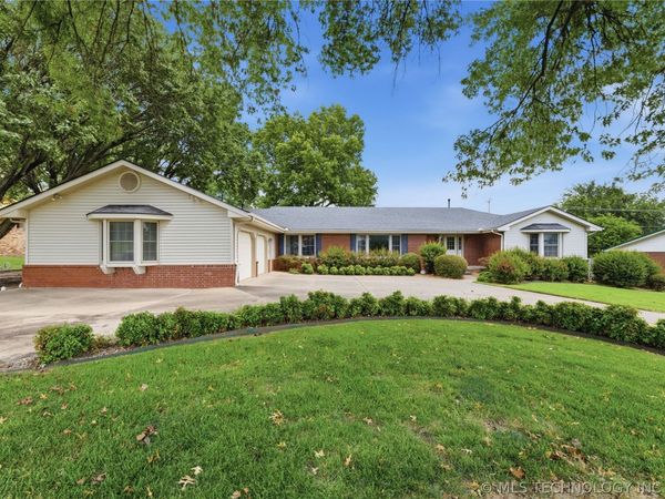 820 W Davis Drive , Nowata, OK 74048