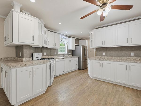 83 Boxwood Lane, Raymond, NH 03077