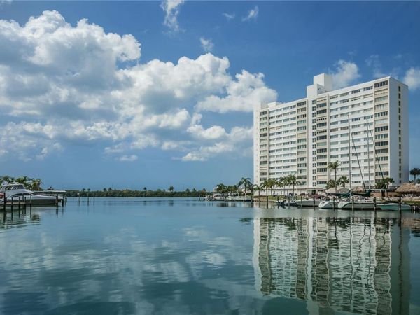 31 ISLAND WAY , Unit 508, CLEARWATER BEACH, FL 33767