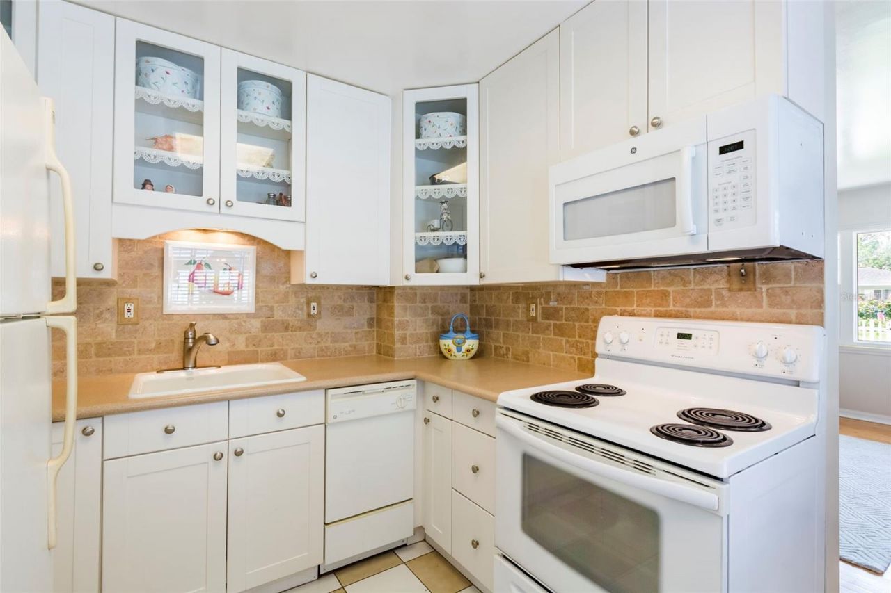 835 49th Avenue N, Saint Petersburg, FL 33703 Photo
