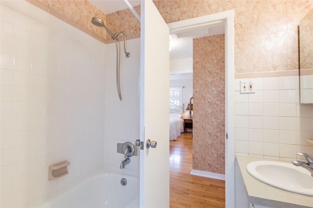 835 49th Avenue N, Saint Petersburg, FL 33703 Photo