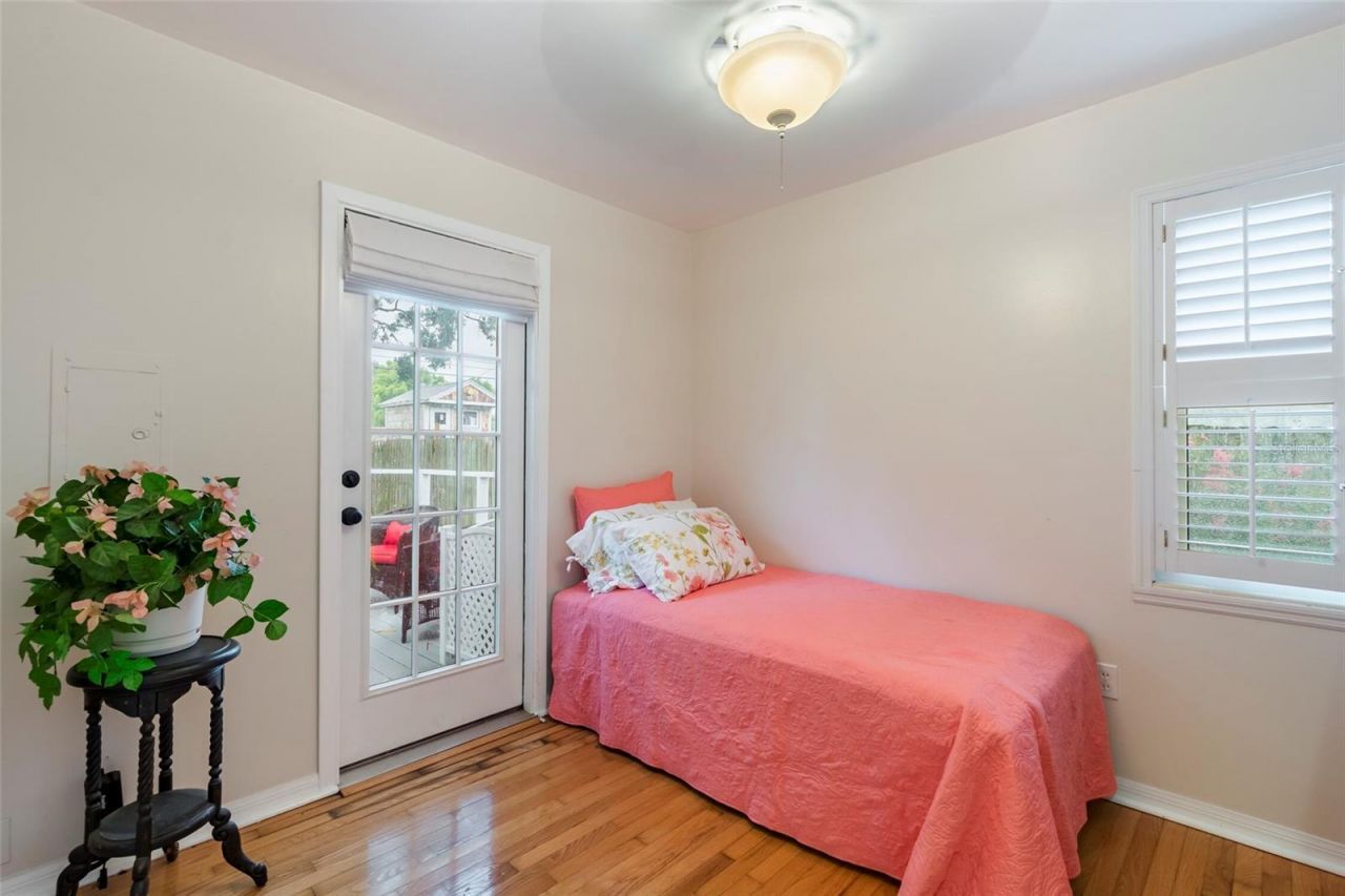 835 49th Avenue N, Saint Petersburg, FL 33703 Photo