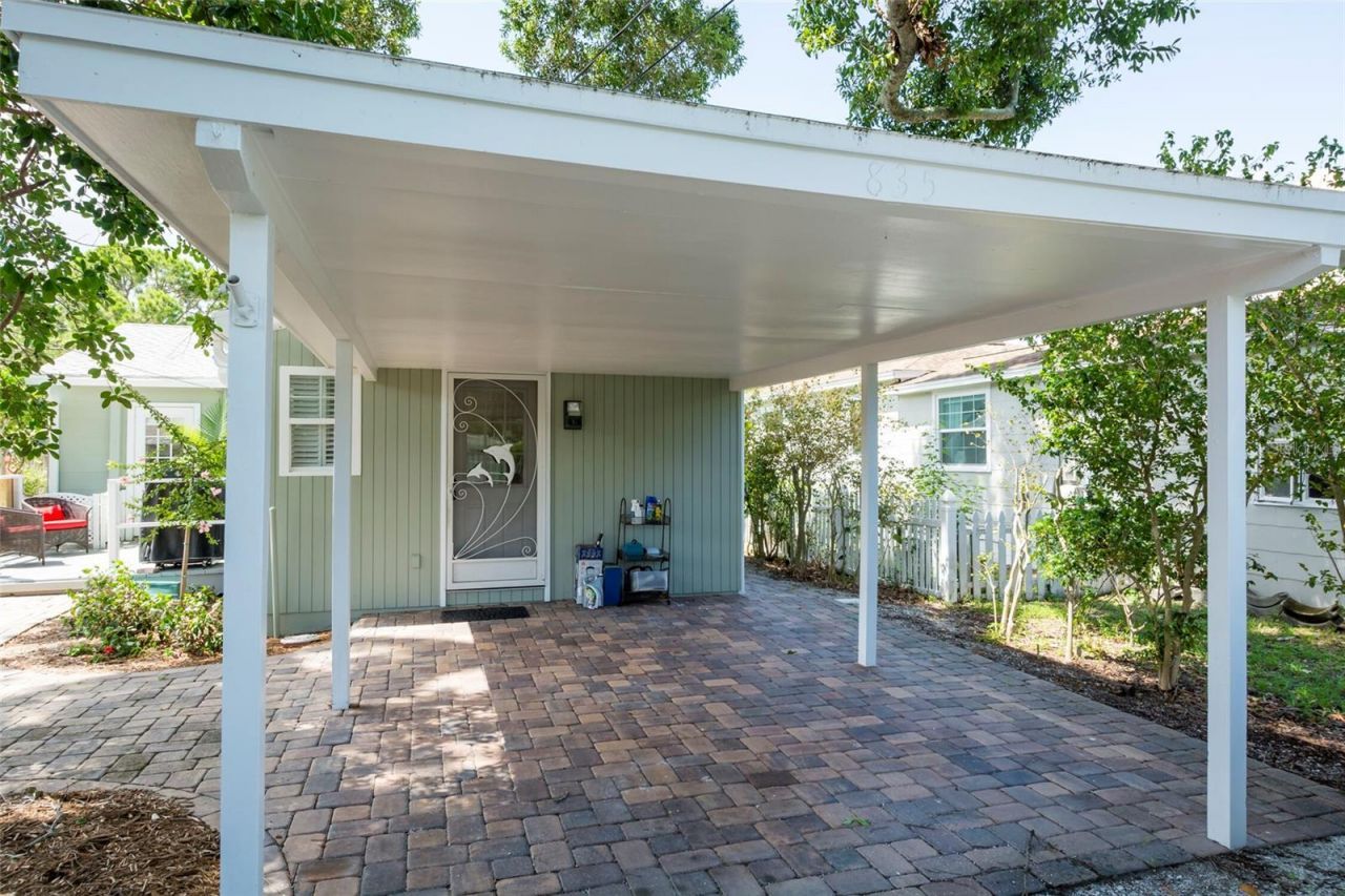 835 49th Avenue N, Saint Petersburg, FL 33703 Photo