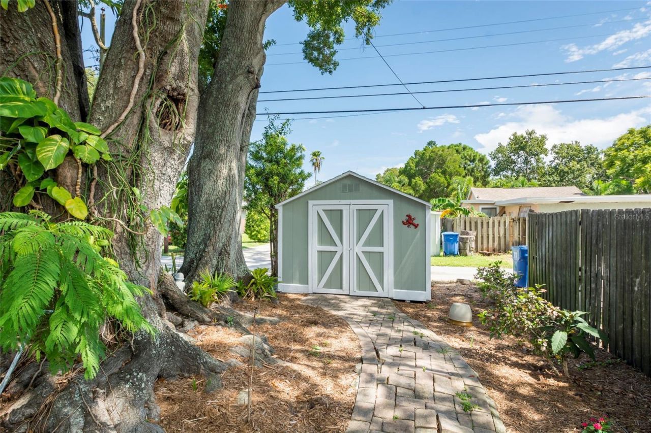 835 49th Avenue N, Saint Petersburg, FL 33703 Photo