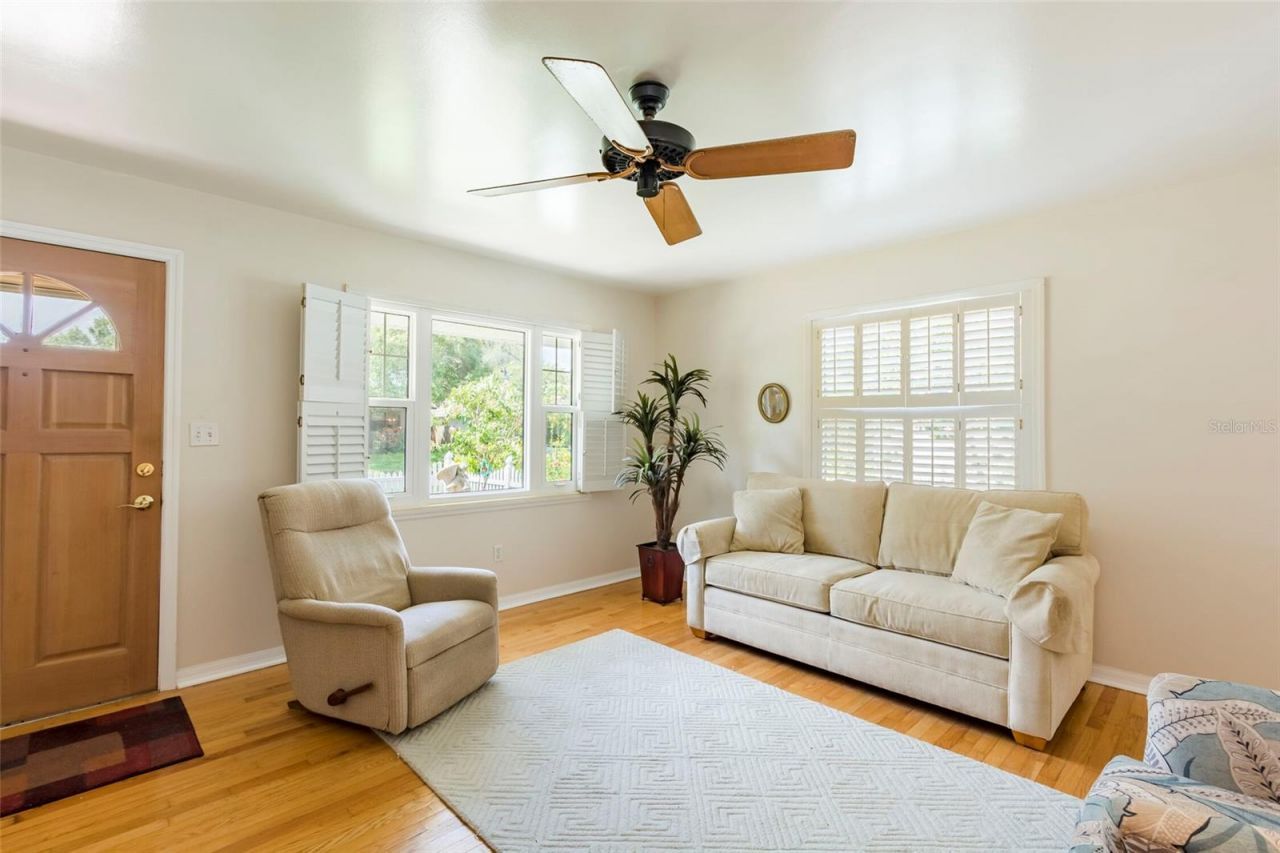 835 49th Avenue N, Saint Petersburg, FL 33703 Photo