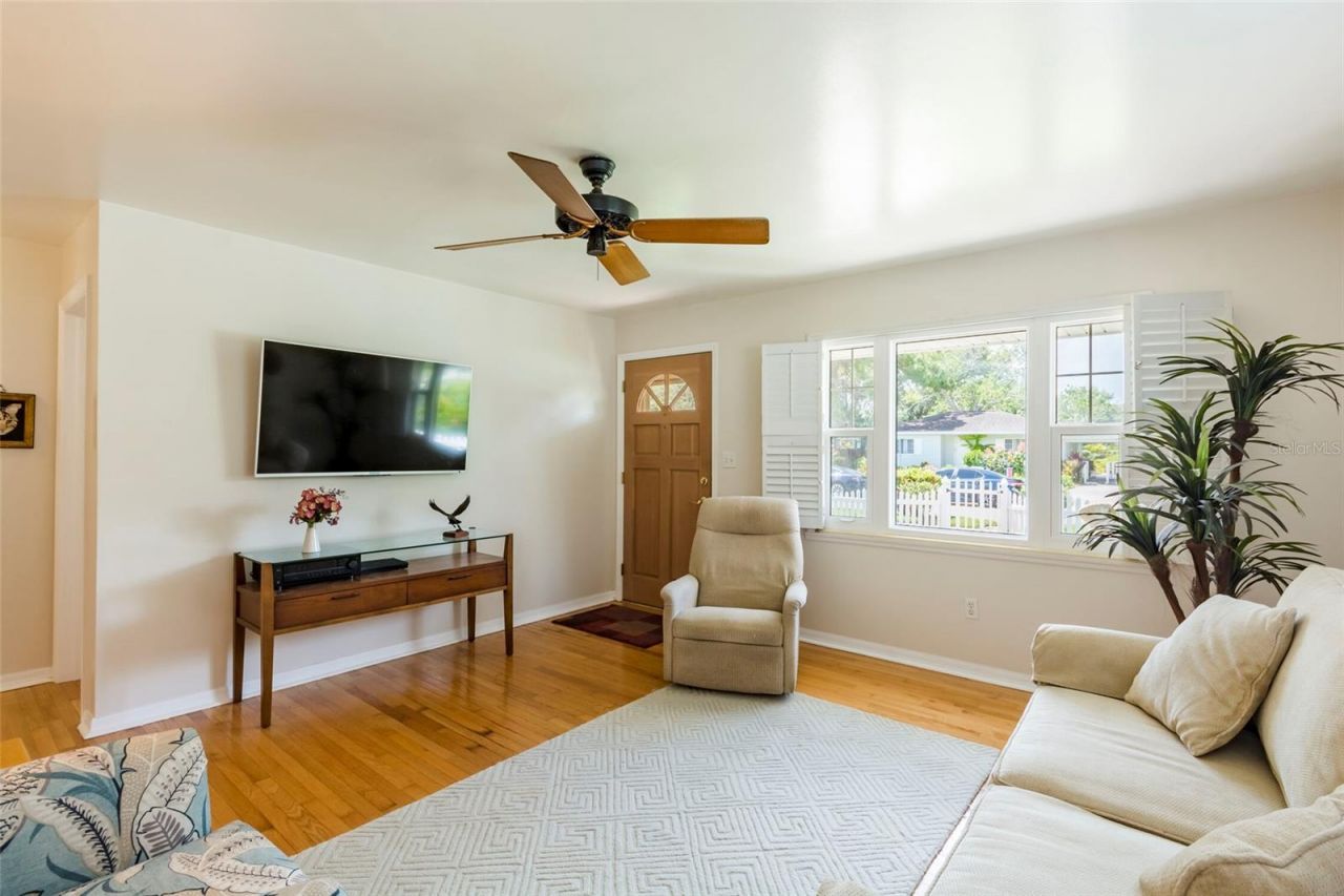 835 49th Avenue N, Saint Petersburg, FL 33703 Photo