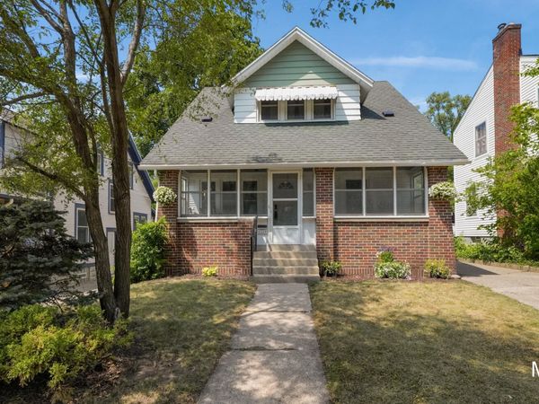 1229 Dickinson Street SE, Grand Rapids, MI 49507