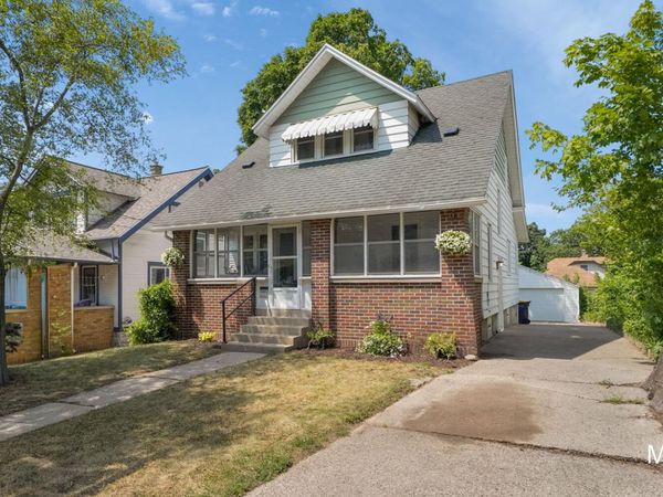 1229 Dickinson Street SE, Grand Rapids, MI 49507