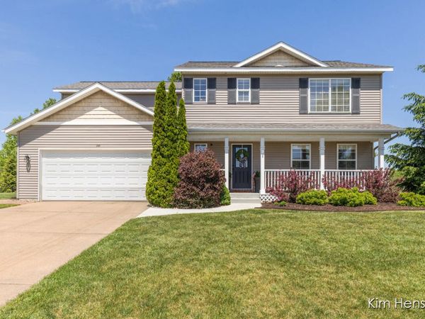 945 River Rock Drive NE, Comstock Park, MI 49321