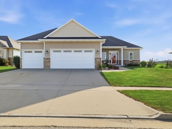 3401 Red Fox Road, Ames, IA 50014