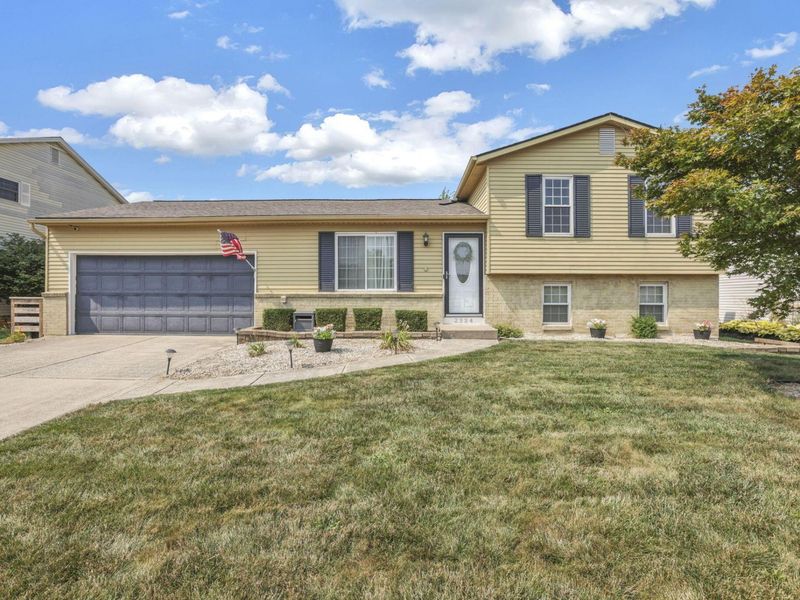 2334 Park Ridge Drive , Grove City, OH 43123 Photo 2