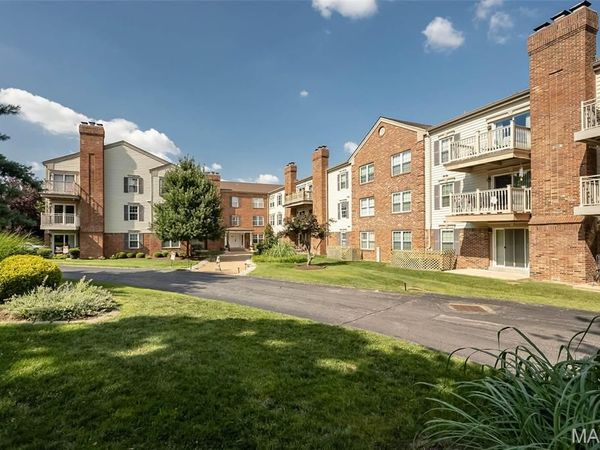 12929 Portulaca Drive , Unit 211, St Louis, MO 63146