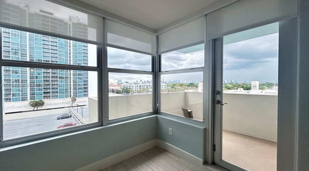 2899 Collins Ave , Unit 724, Miami Beach, FL 33140 Photo