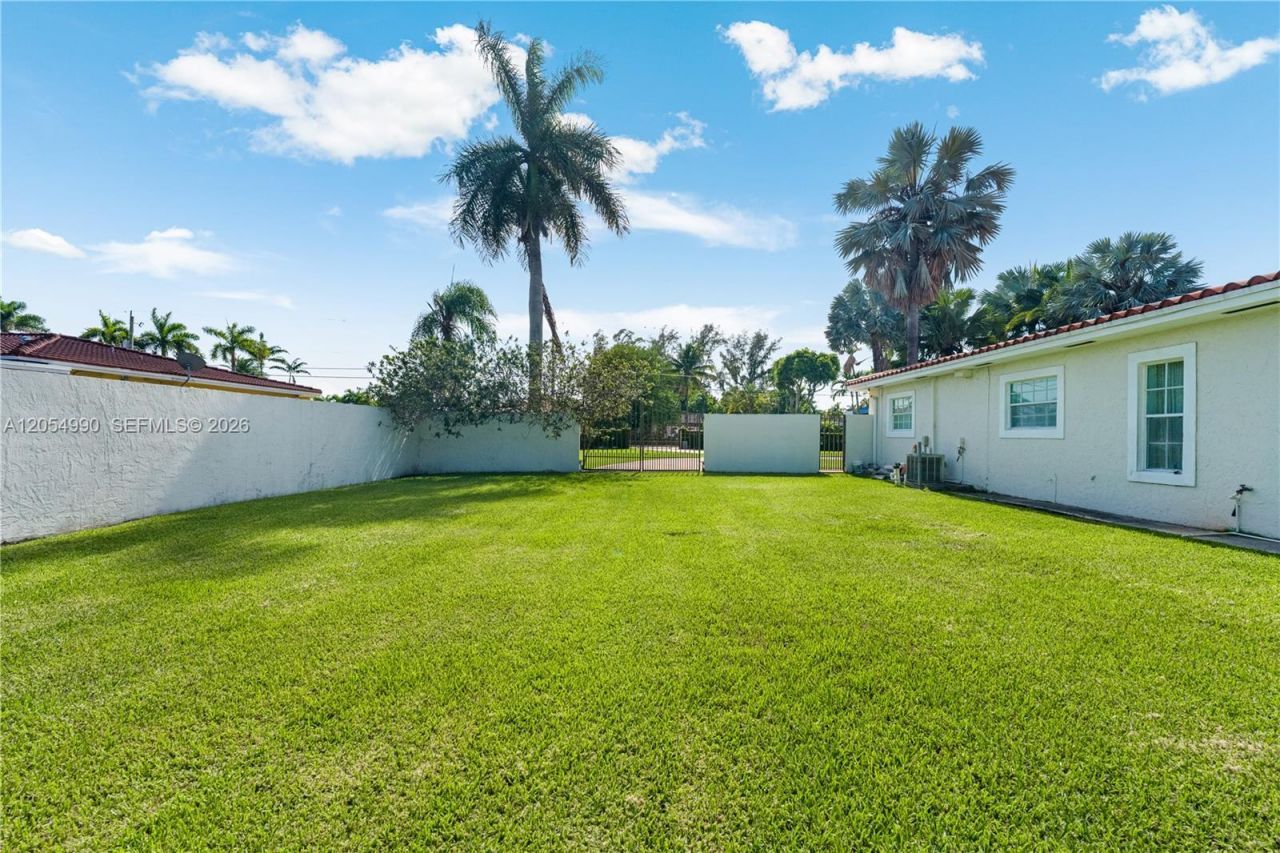 2605 SW 115th Ave , Miami, FL 33165 Photo