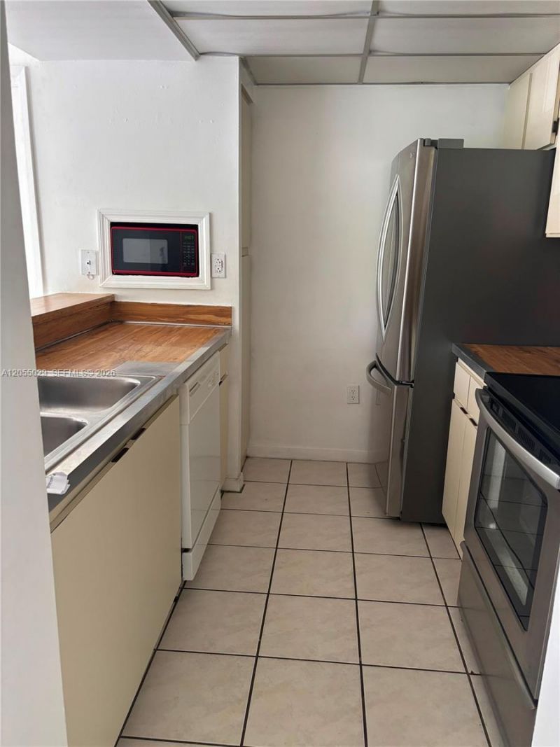7165 NW 186th St, Unit A301, Hialeah, FL 33015 Photo