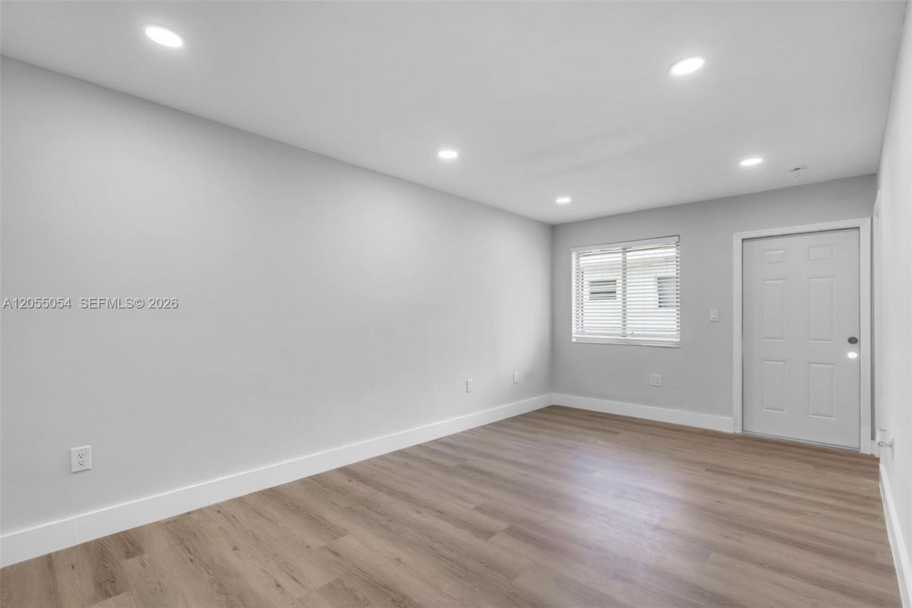 560 NE 63rd St , Miami, FL 33138 Photo