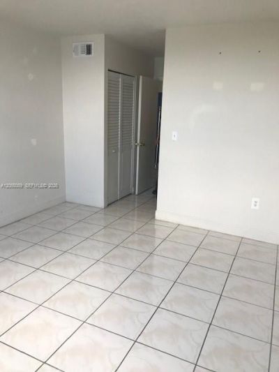9440 Fontainebleau Blvd , Unit 514, Miami, FL 33172 Photo