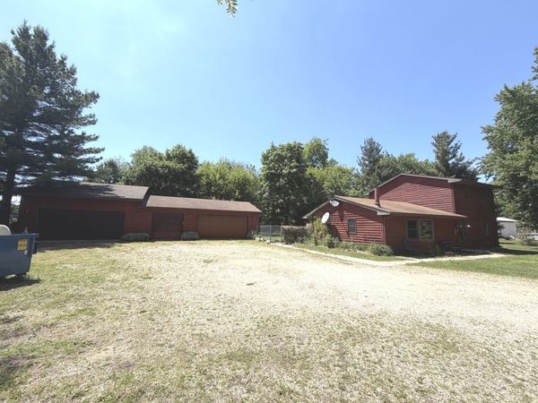 737 A Searls Road , Amboy, IL 61310