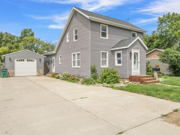 1307 L Avenue , Milford, IA 51351
