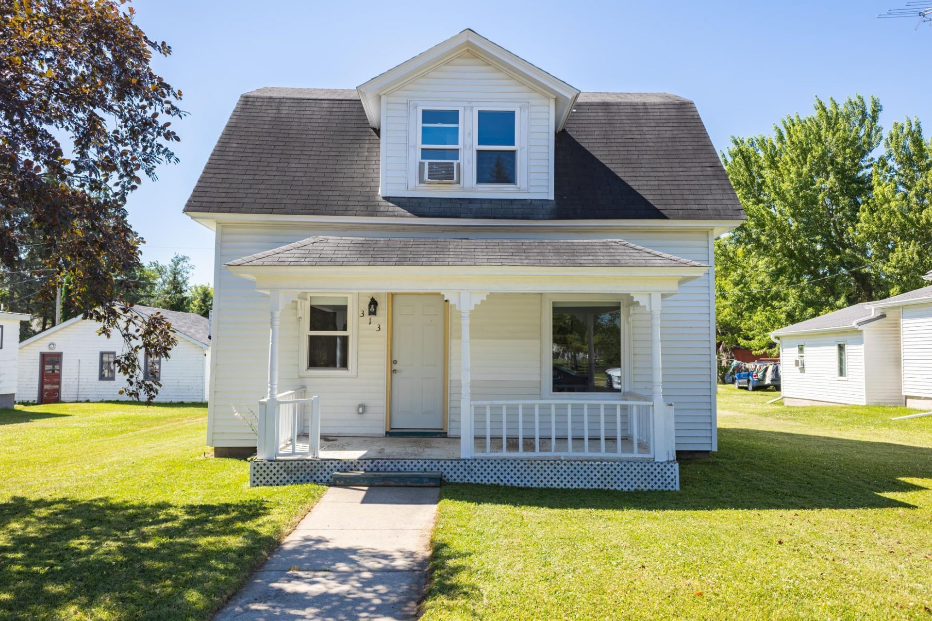 313 Minnesota Avenue E, Sebeka, MN 56477 Main Photo
