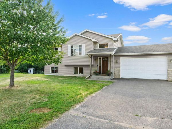 616 Horseshoe Lane, Braham, MN 55006