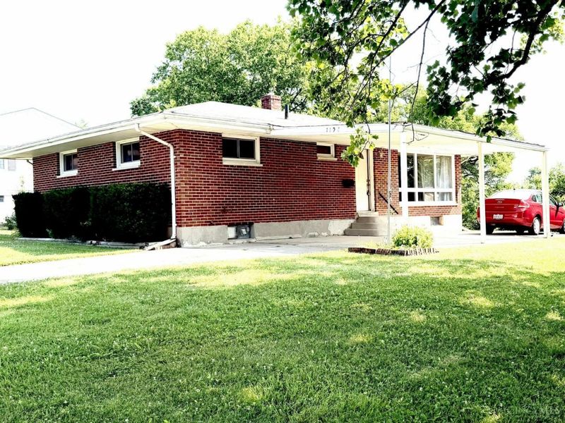 1194 Briarwood Drive, Hamilton, OH 45013 Photo 1