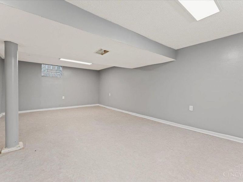 10 Hartwell Court, Cincinnati, OH 45216 Photo 19