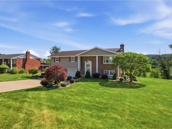 1031 Sharon Dr , Belle Vernon, PA 15012