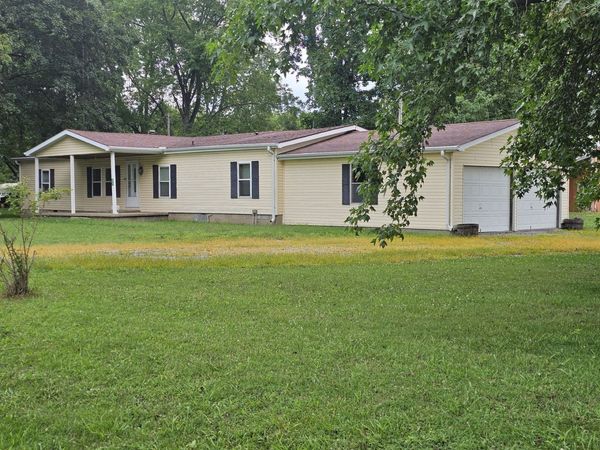 311 S Sycamore Street , Keenes, IL 62851