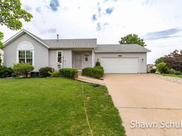 14307 Aspen Vale Drive, Holland, MI 49424