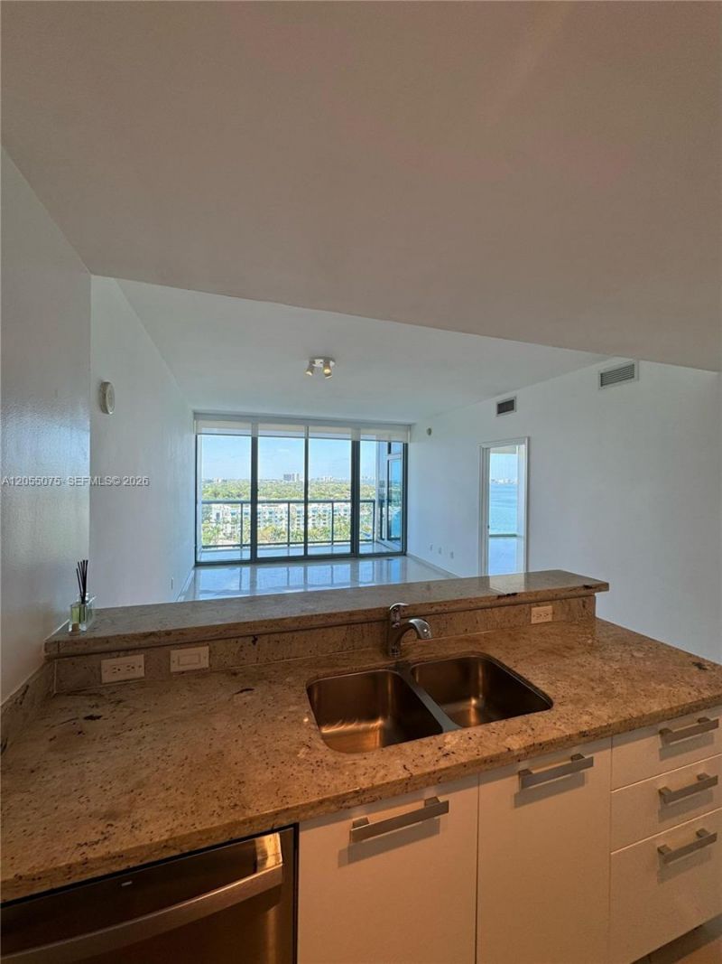 601 NE 36th St , Unit 1205, Miami, FL 33137 Photo