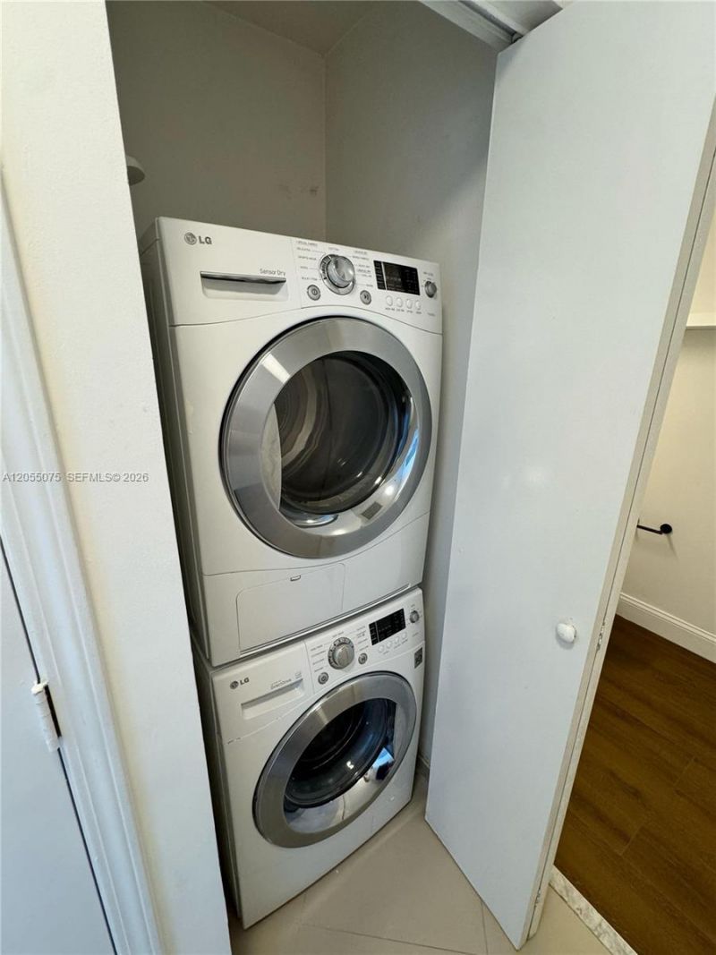 601 NE 36th St , Unit 1205, Miami, FL 33137 Photo