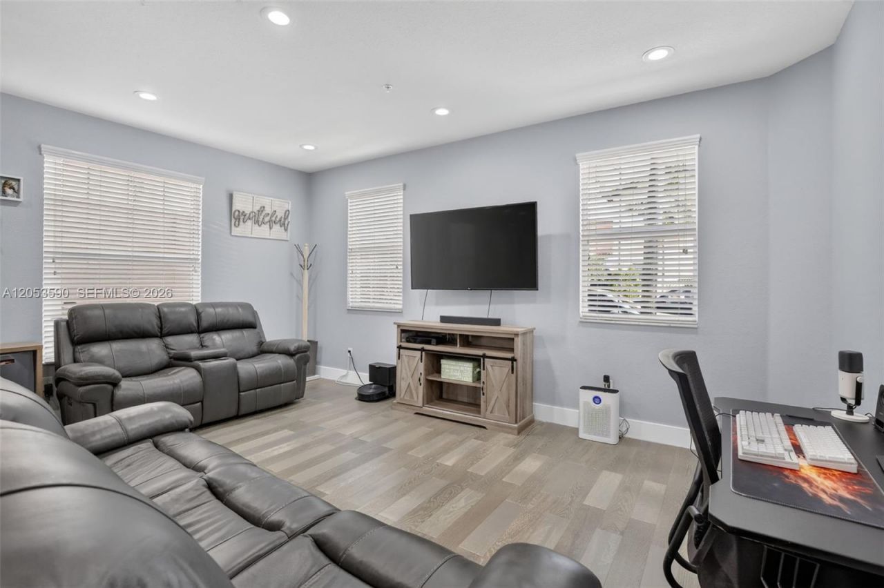 14633 SW 13th St , Pembroke Pines, FL 33027 Photo