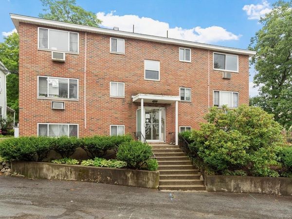 6 Norumbega Terrace, Unit 8, Waltham, MA 02453