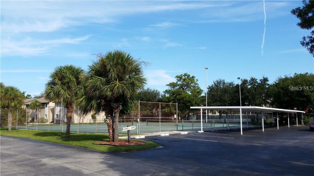 2745 Hidden Lake Boulevard, Unit D, Sarasota, FL 34237 Photo