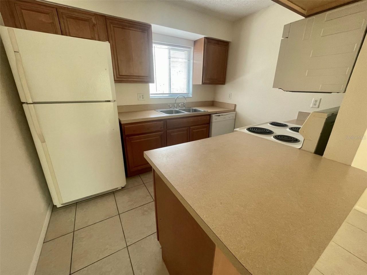 2745 Hidden Lake Boulevard, Unit D, Sarasota, FL 34237 Photo