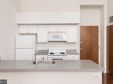 1825 SPRUCE STREET , Unit 2F, PHILADELPHIA, PA 19103