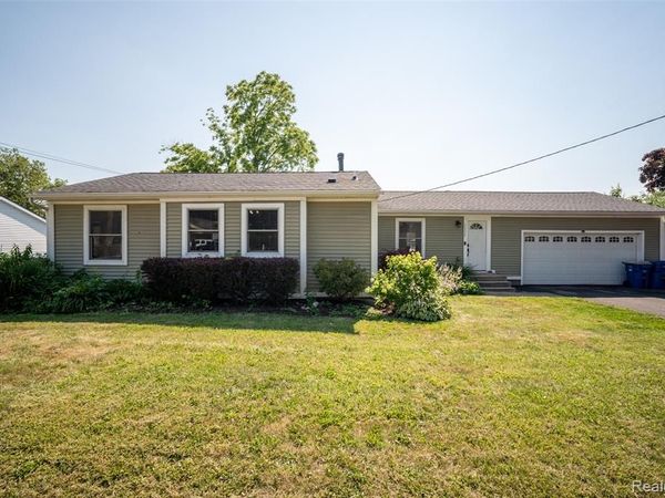 1298 S Cass Lake Road, Waterford Twp, MI 48328