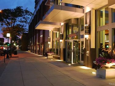 411 S Old Woodward Avenue, Birmingham, MI 48009