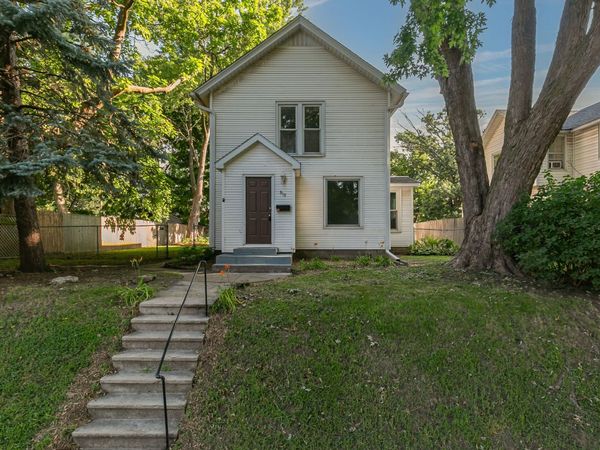 810 W 14th Street , Davenport, IA 52804