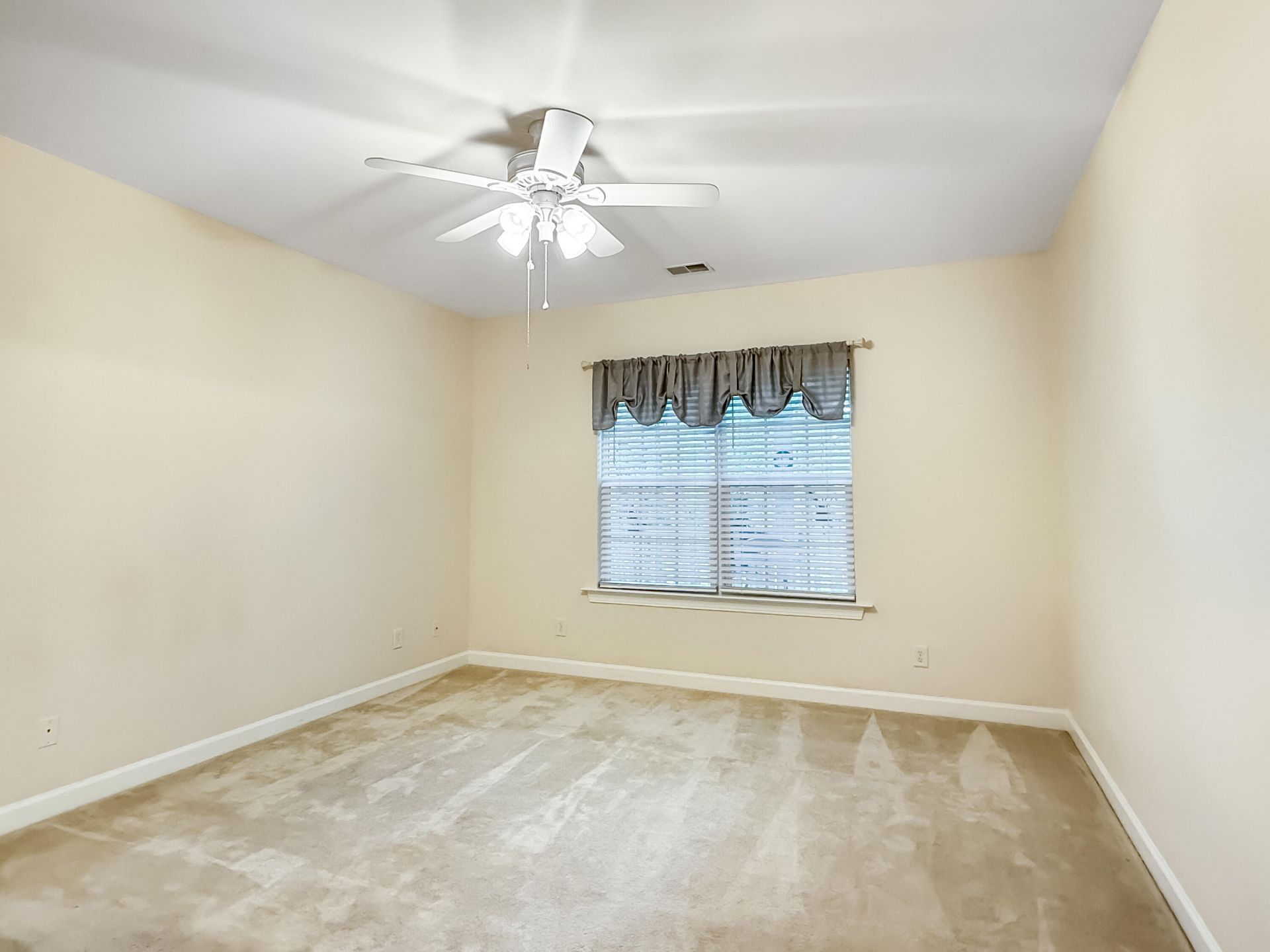 206 Golfview Lane Photo 6