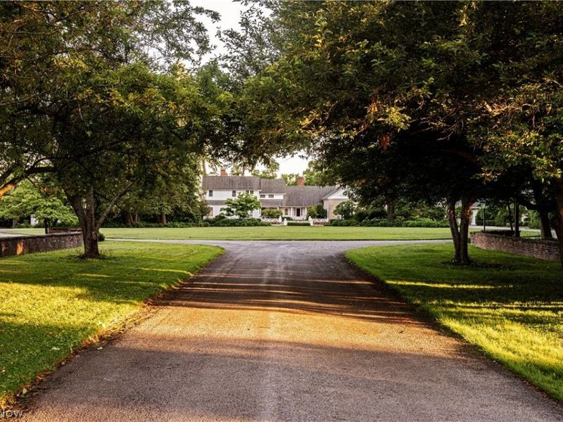 9498 Smith Road, Waite Hill, OH 44094 Photo 2