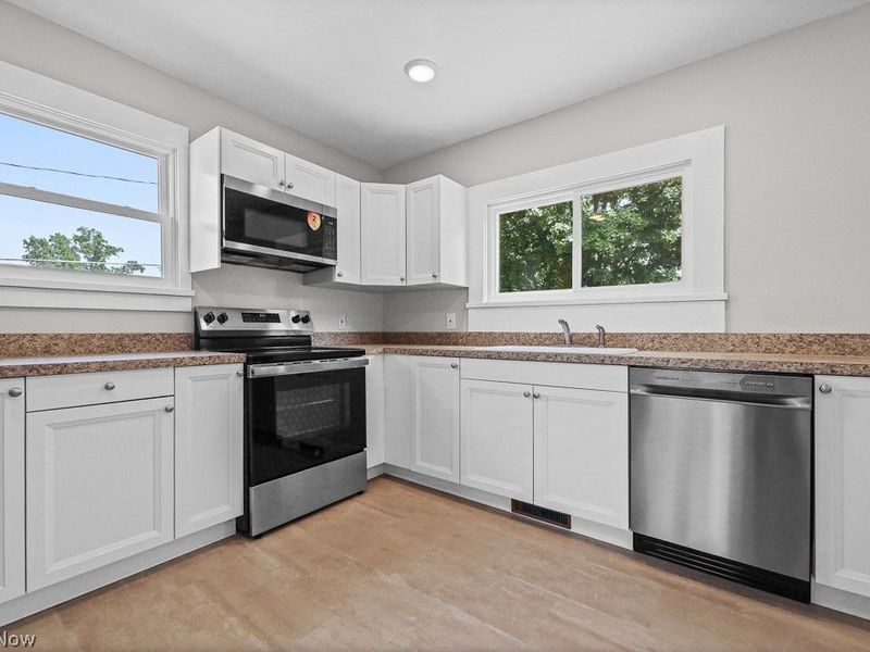 1552 Parkway Boulevard, Alliance, OH 44601 Photo 14