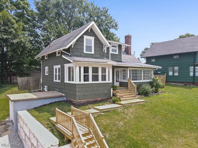 1552 Parkway Boulevard, Alliance, OH 44601 Photo 2