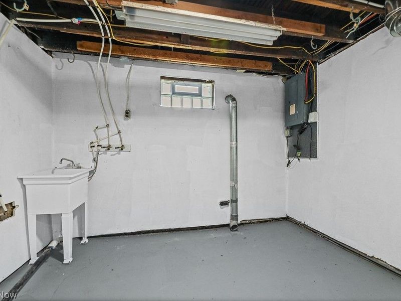 1552 Parkway Boulevard, Alliance, OH 44601 Photo 32